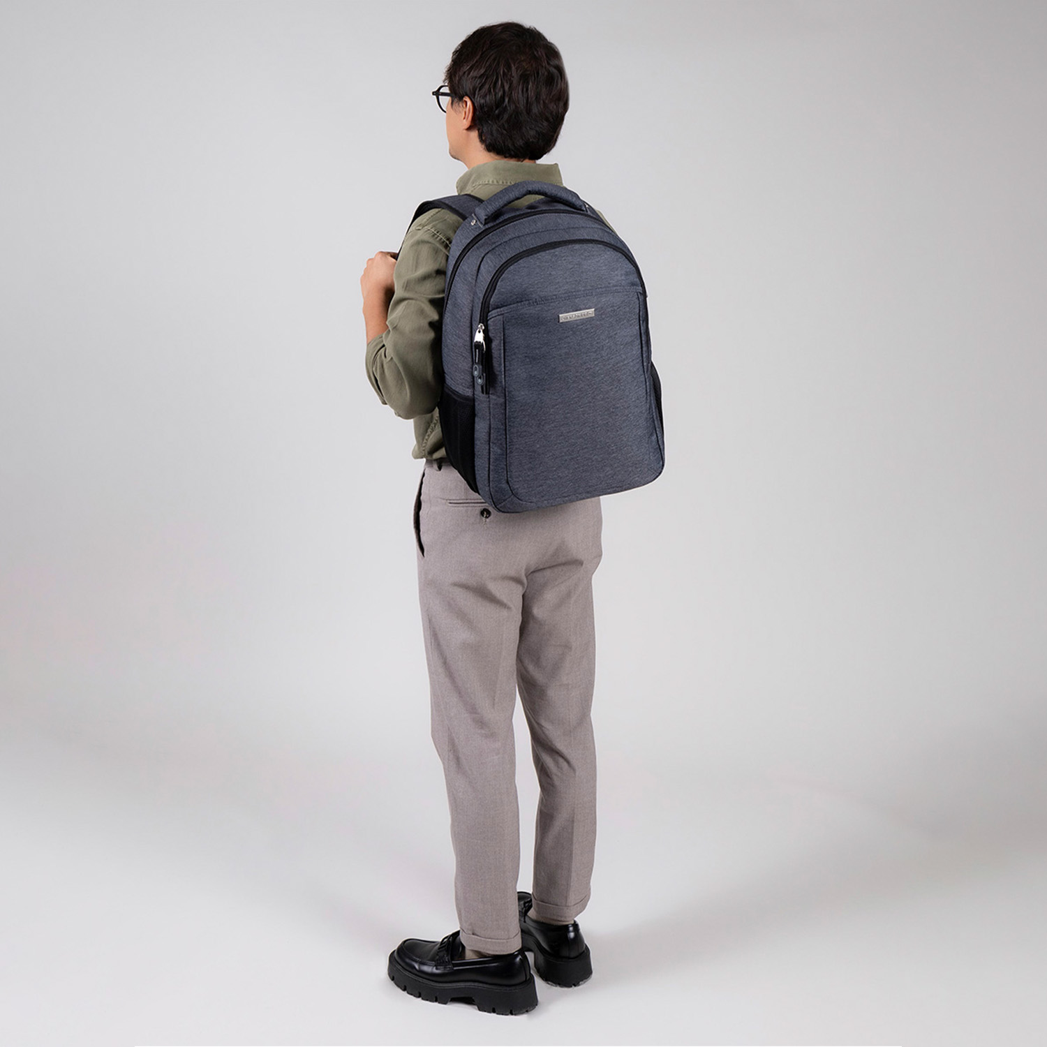 Mochila Profesional Chenson Pro Gris con Soporte Lumbar y Organizador - vista 2