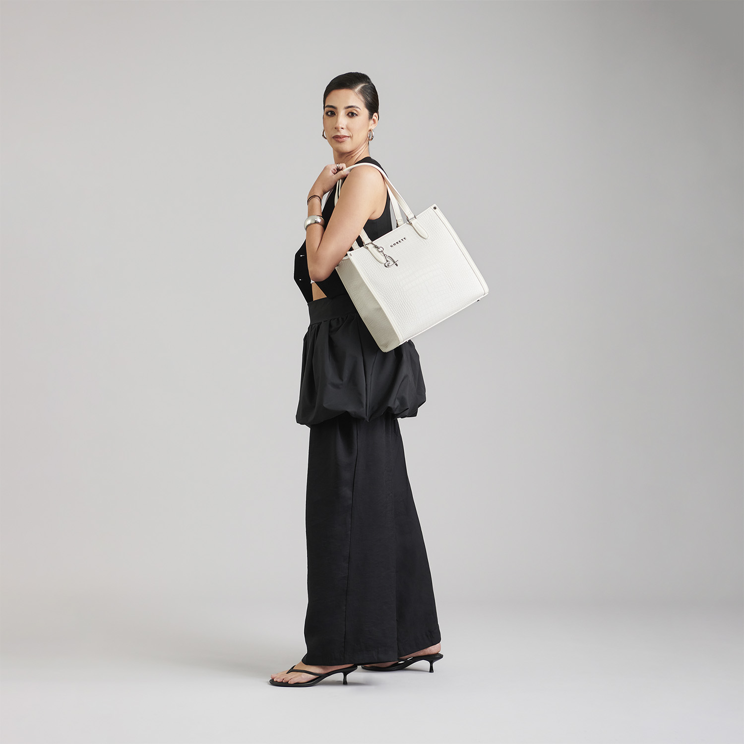 Bolsa grande para dama Gorétt by Chenson blanca con estilo y funcionalidad - vista 2