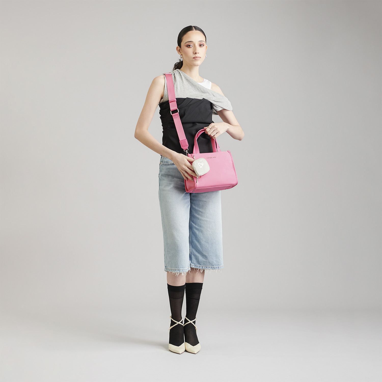 Bolsa de Mano para Dama Gorétt by Chenson Rosa con Asa Ajustable - vista 2