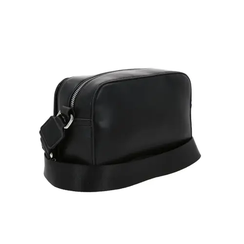 Bolsa de Lado para Dama Gorétt by Chenson Negro con Estilo y Funcionalidad 3