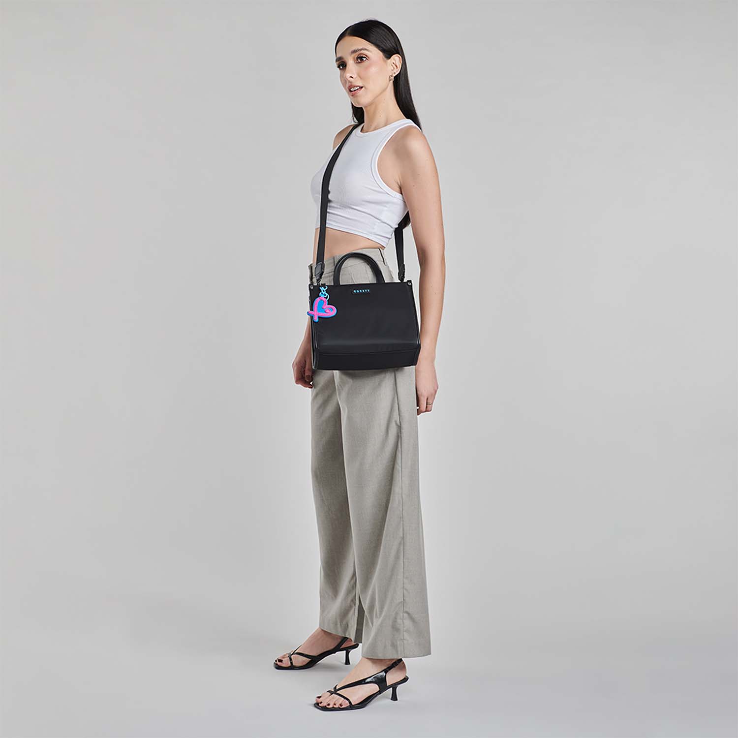 Bolsa de Mano para Dama Gorétt by Chenson Negra Estilo y Funcionalidad - vista 2