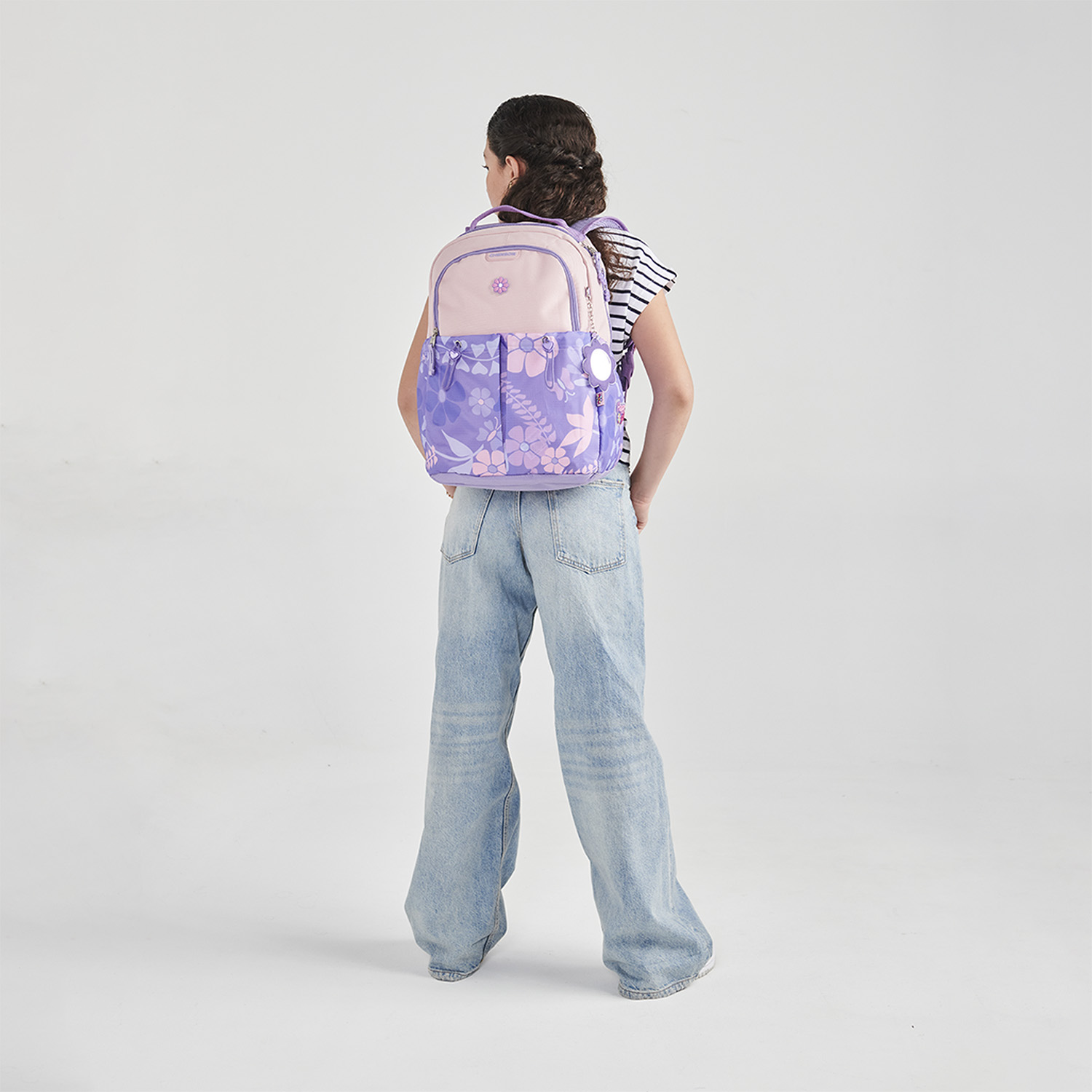 Mochila escolar para niña Happy Girl by Chenson color uva con compartimentos - vista 2