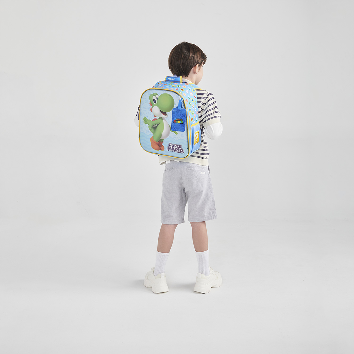 Mochila escolar para niño Mario Bros by Chenson azul, amplia y divertida - vista 2