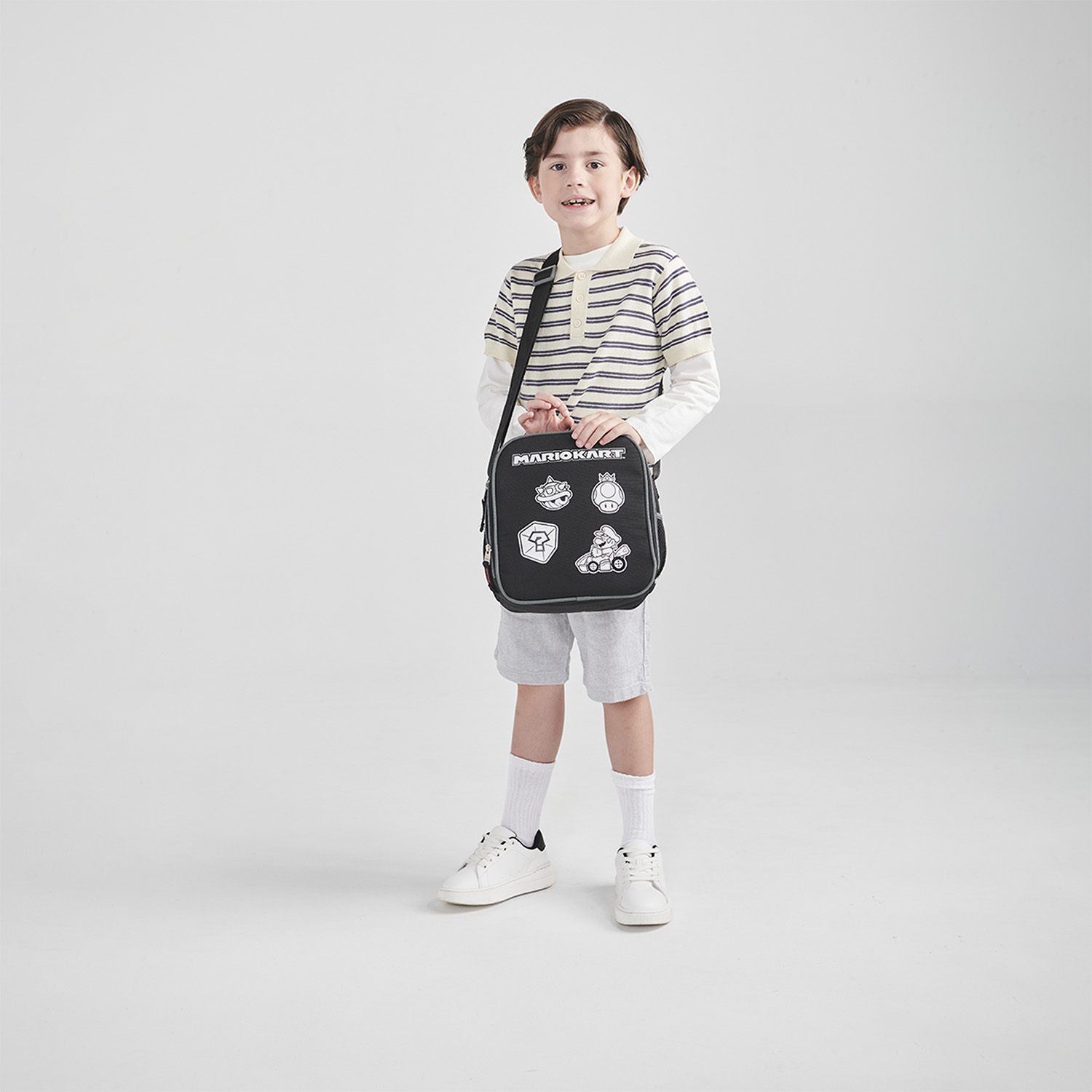 Lonchera Escolar Térmica Mario Bros by Chenson Negra para Niño - Divertida y Duradera - vista 2