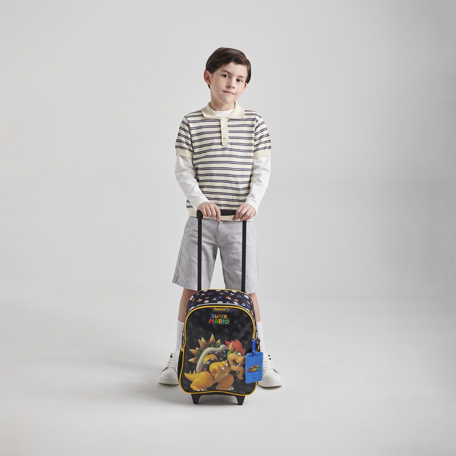 Mochila con Ruedas Mario Bros Negro para Niño - Diversión y Durabilidad - vista 2