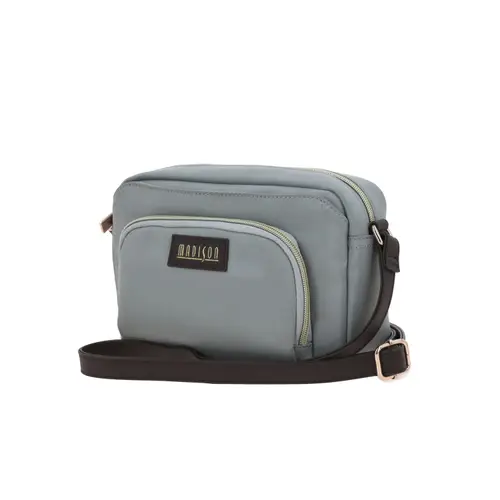Bolsa de lado para dama Madison by Chenson gris con estilo funcional 2