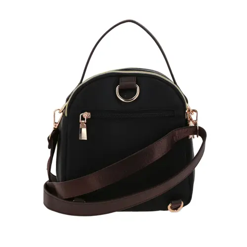 Mochila para dama Madison by Chenson negra con doble compartimento 4