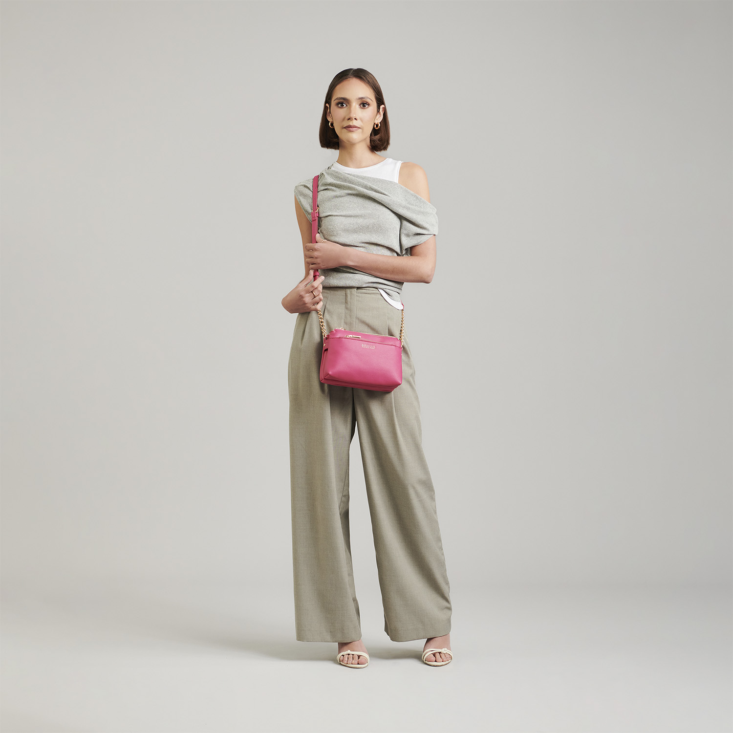 Bolsa de lado para dama Madison by Chenson rosa con doble compartimento - vista 2