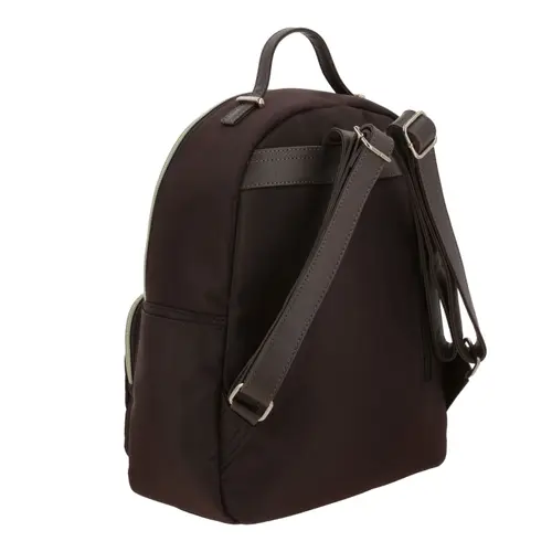 Mochila para dama Madison by Chenson color café satinado - Estilo y funcionalidad 3