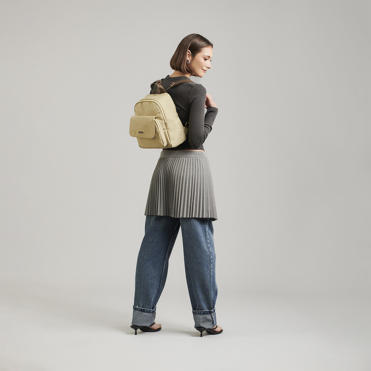 Mochila para mujer Madison by Chenson Camel con diseño funcional y estilo - vista 2