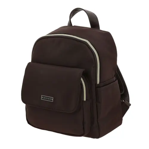 Mochila casual para dama Madison by Chenson café satinado con funcionalidad 2