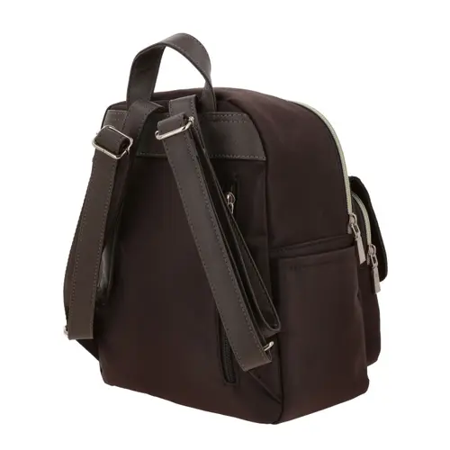 Mochila casual para dama Madison by Chenson café satinado con funcionalidad 5