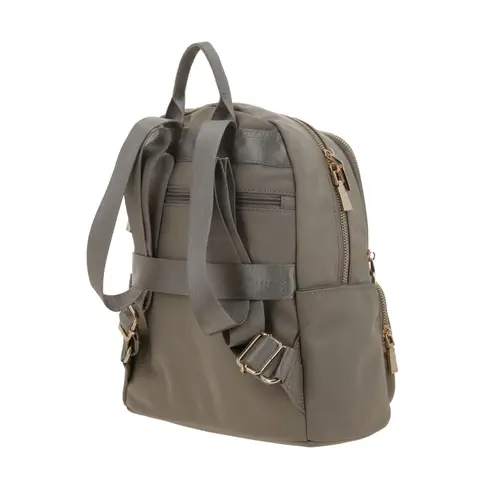 Mochila para dama Madison by Chenson Camel con estilo y funcionalidad 5