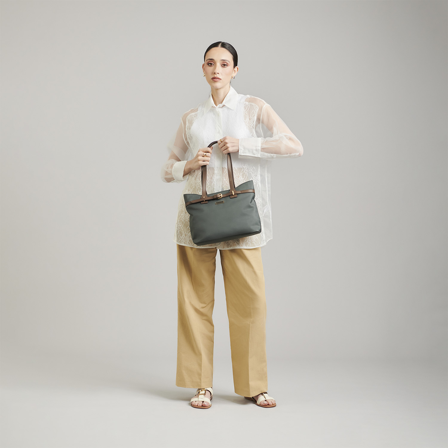 Bolsa grande para dama Madison by Chenson Gris - Estilo y funcionalidad - vista 2