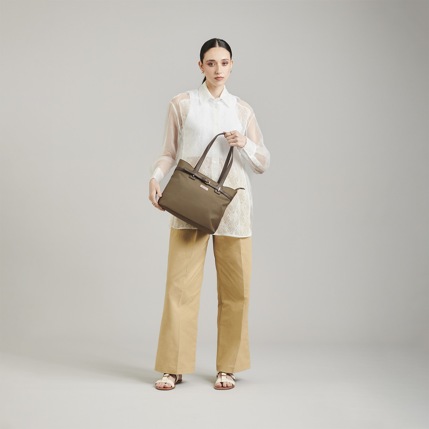 Bolsa grande para dama Madison by Chenson Café - Estilo y Funcionalidad - vista 2