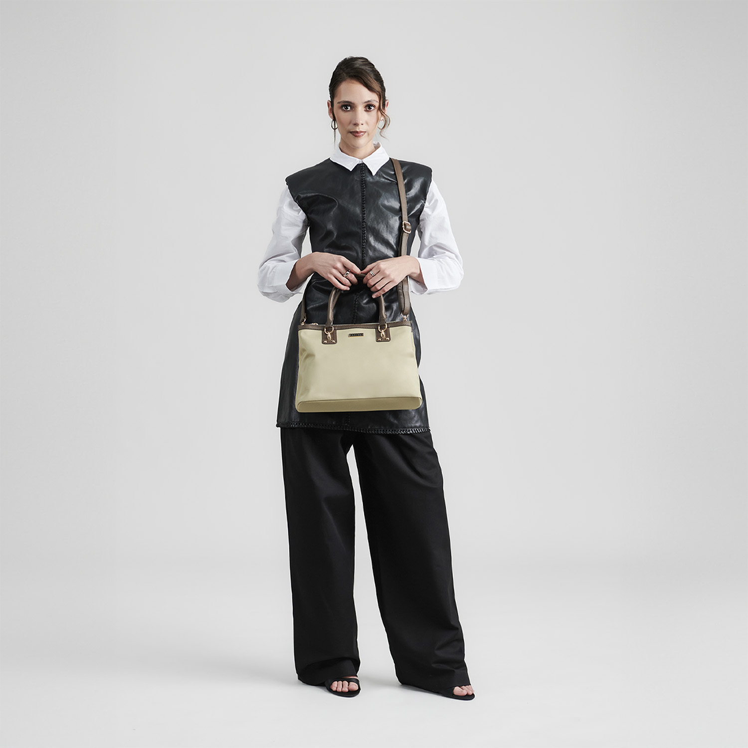 Bolsa de Mano para Dama Madison by Chenson Camel Estilo Casual - vista 2