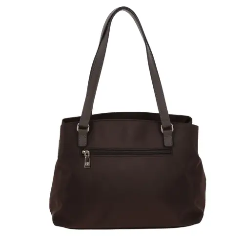 Bolsa grande para dama Madison by Chenson color café satinado con bolsillo frontal 4