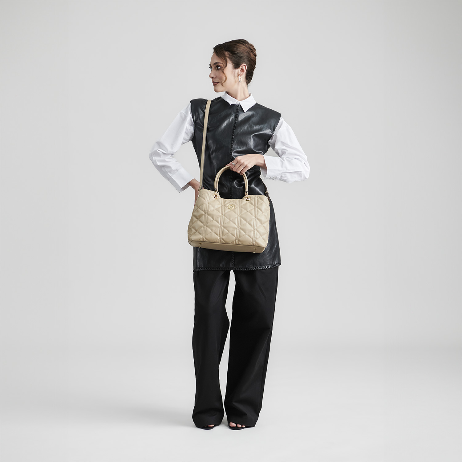 Bolsa de Mano para Dama Madison by Chenson Camel Estilo y Funcionalidad - vista 2