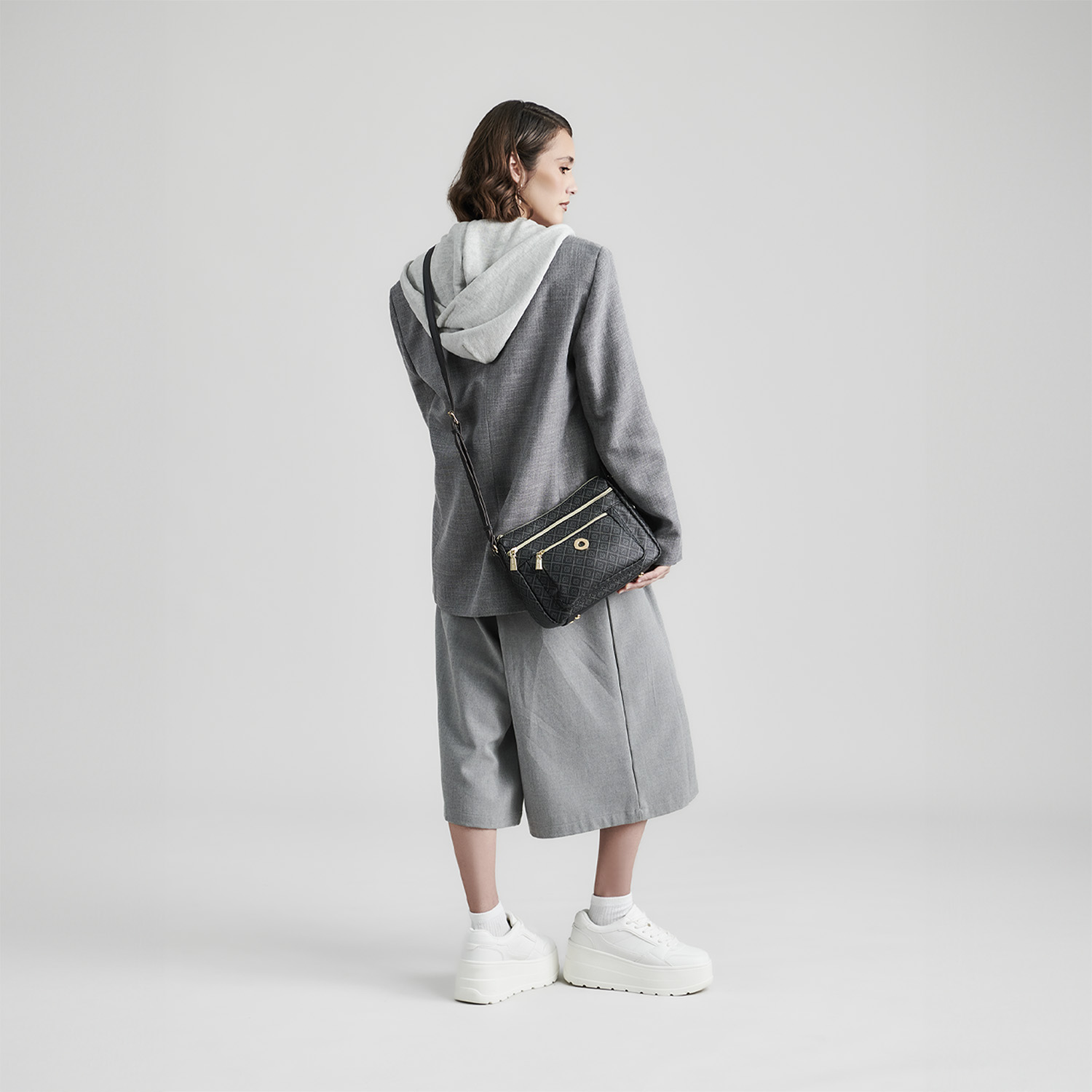 Bolsa de Lado para Dama Madison by Chenson Color Negro con Estilo Único - vista 2