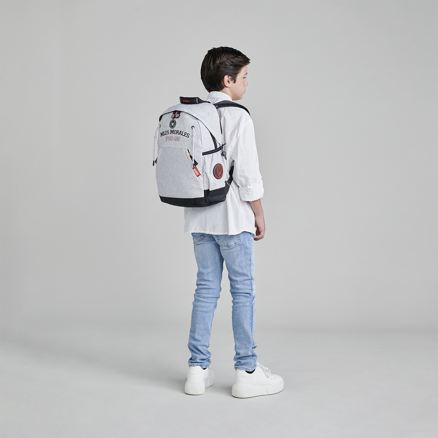 Mochila Escolar Miles Morales Gris | Chenson Infantil - vista 2