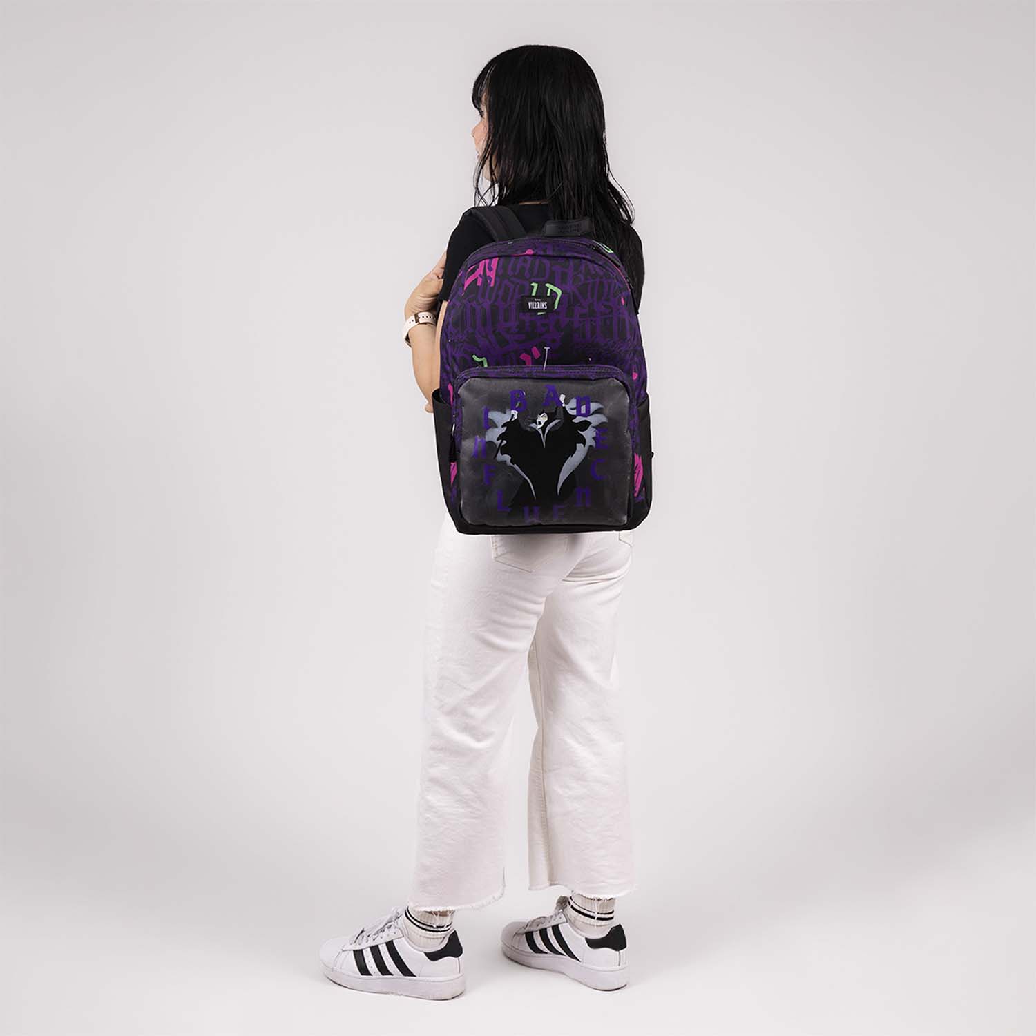 Mochila juvenil Villanas by Chenson negra con amplio compartimento - vista 2
