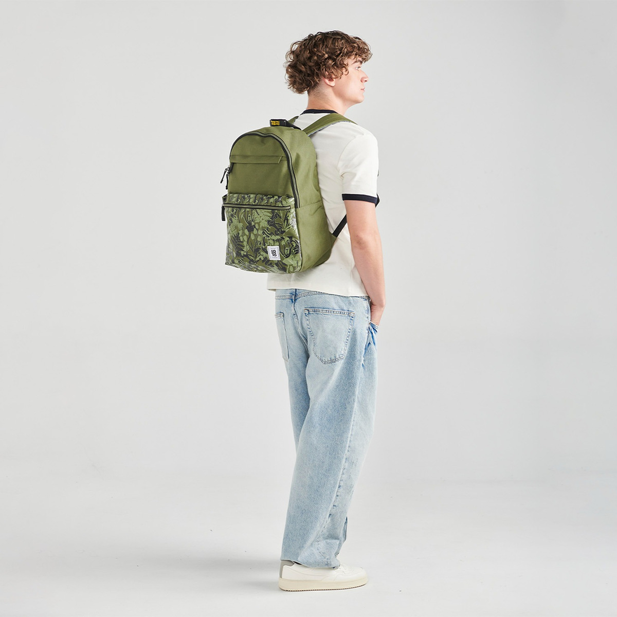 Mochila Chenson 1818 Crazy Colors 1870743-a Color Verde Oscuro - vista 2