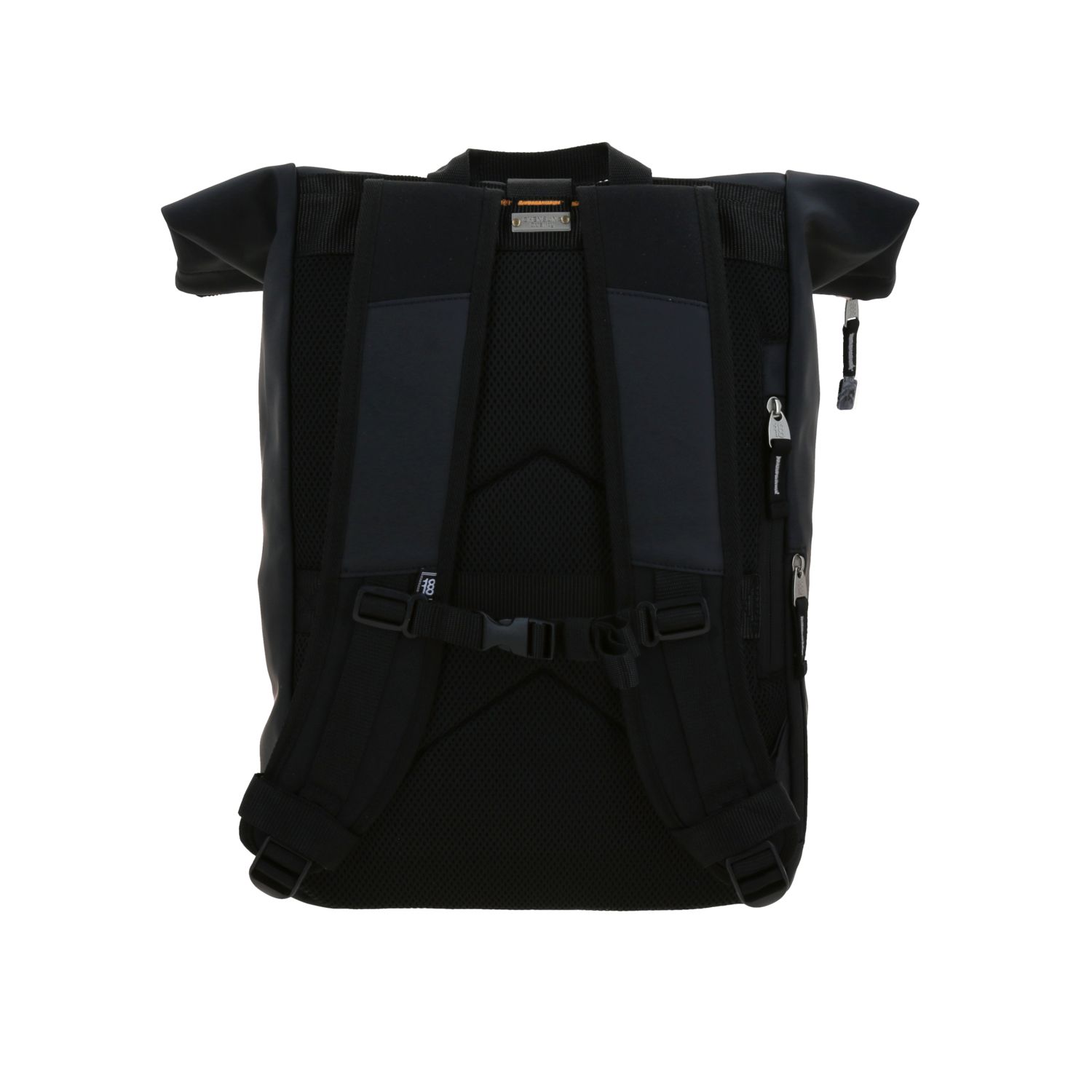 Mochila escolar 1818 by Chenson negra con amplio compartimento y ajuste 4