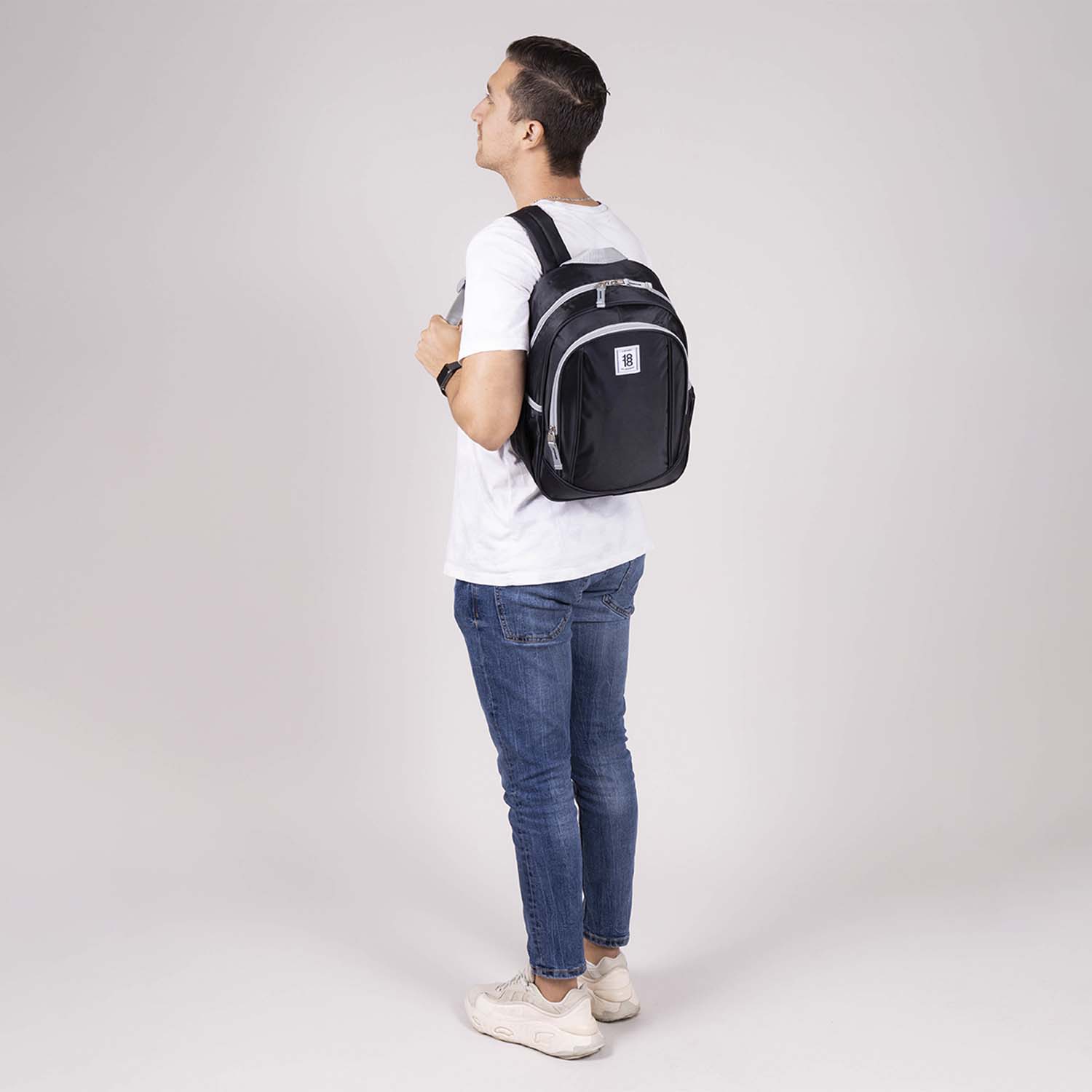 Mochila escolar 1818 by Chenson negra para jóvenes – Estilo y comodidad - vista 2