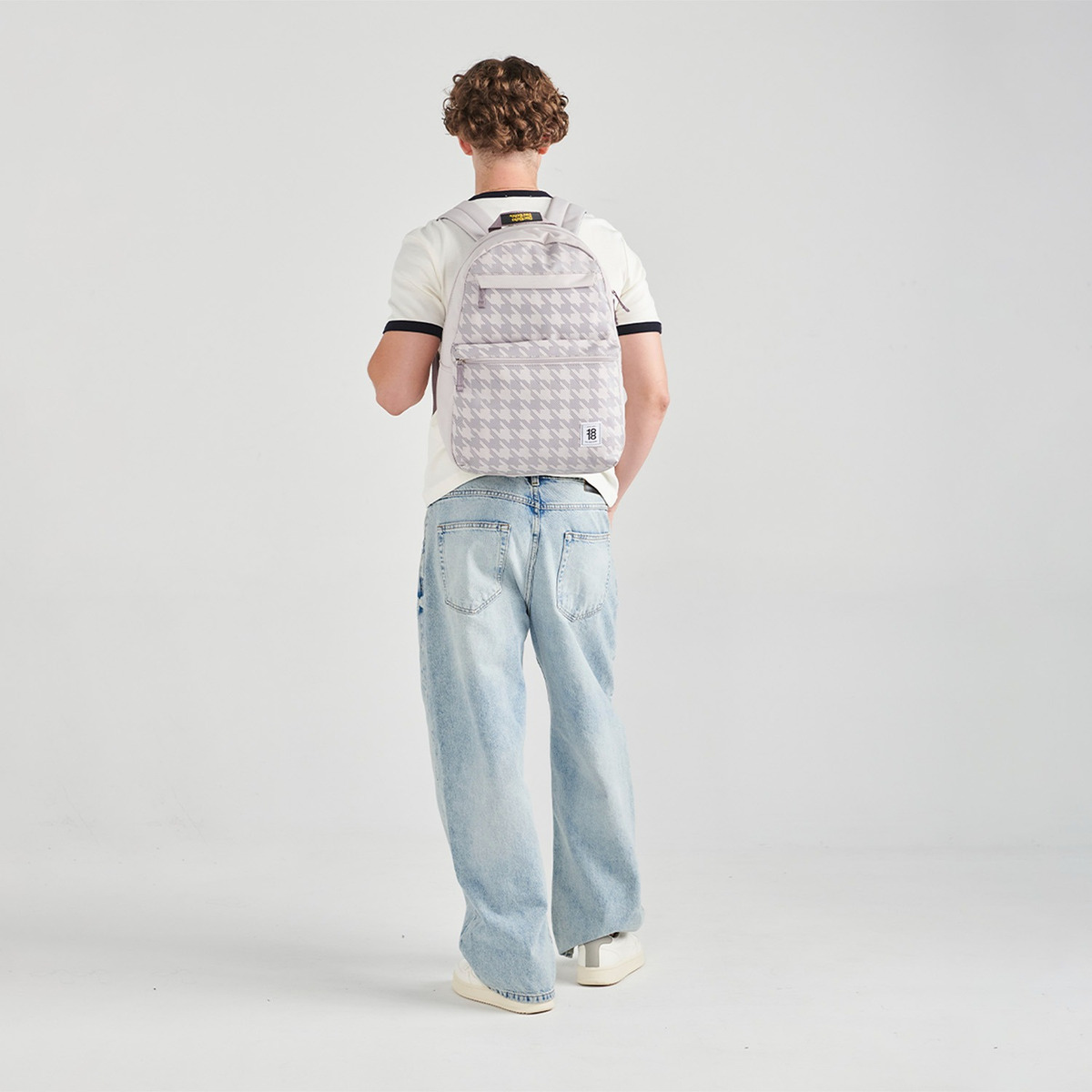 Mochila Escolar Chenson 1818 Crazy Colors 1870424-2 Gris - vista 2