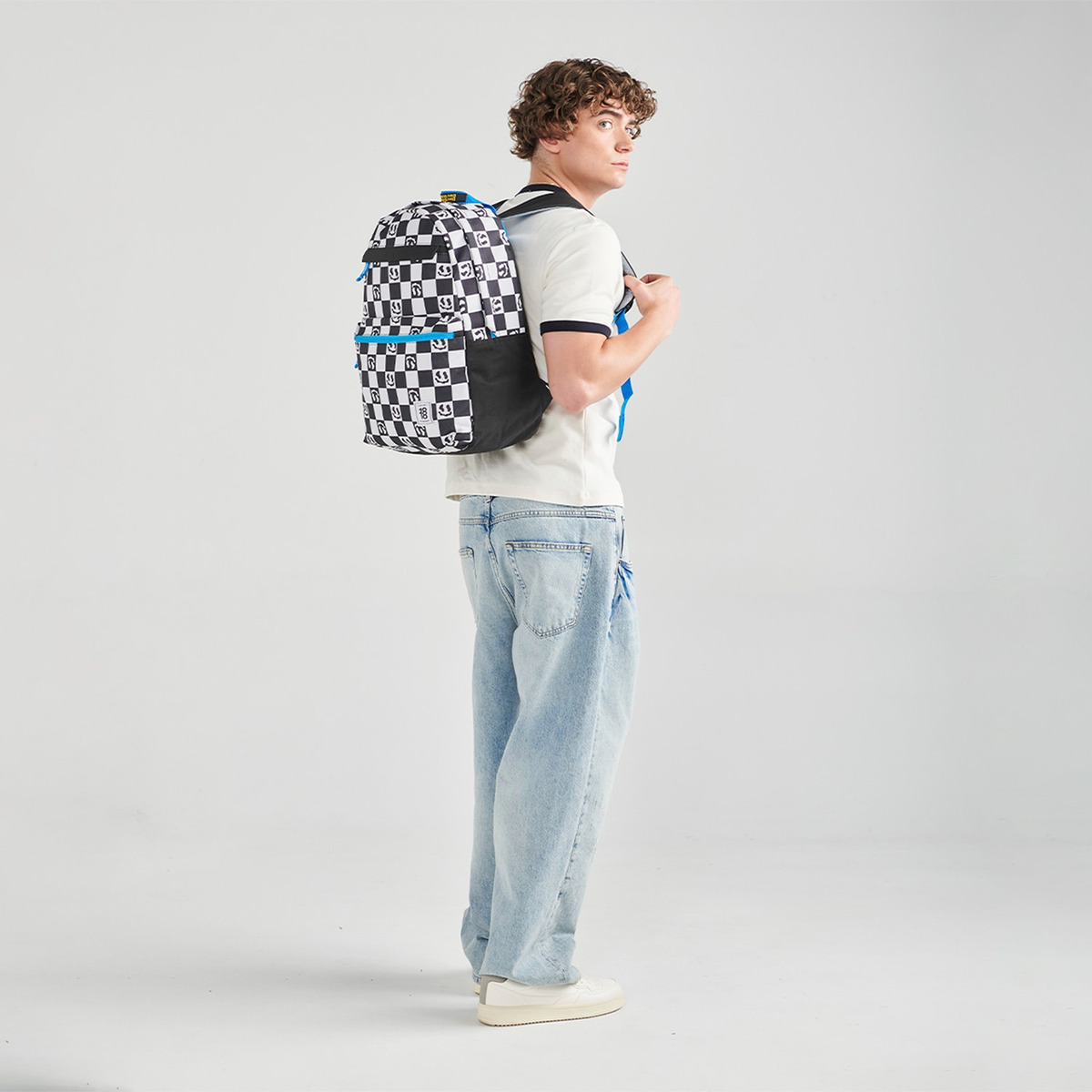 Mochila Escolar Chenson 1818 Crazy Colors 1870462-3 Negro - vista 2