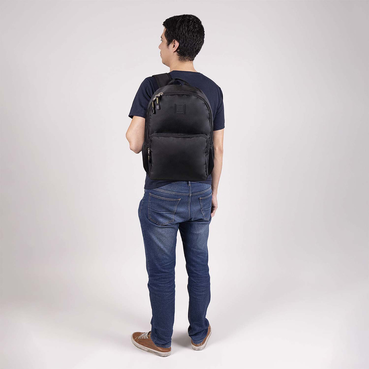 Mochila Escolar Chenson Negro Grande 24l 18664823 Diseño De La Tela Liso - vista 2