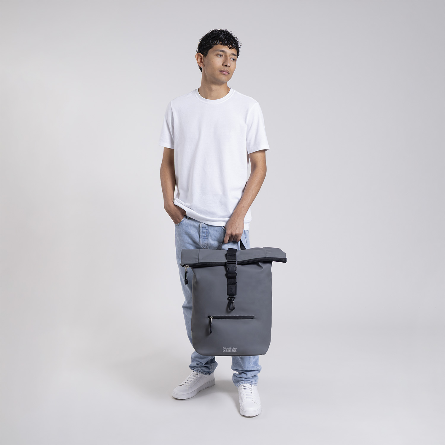 Mochila escolar juvenil 1818 by Chenson gris con amplio compartimento - vista 2