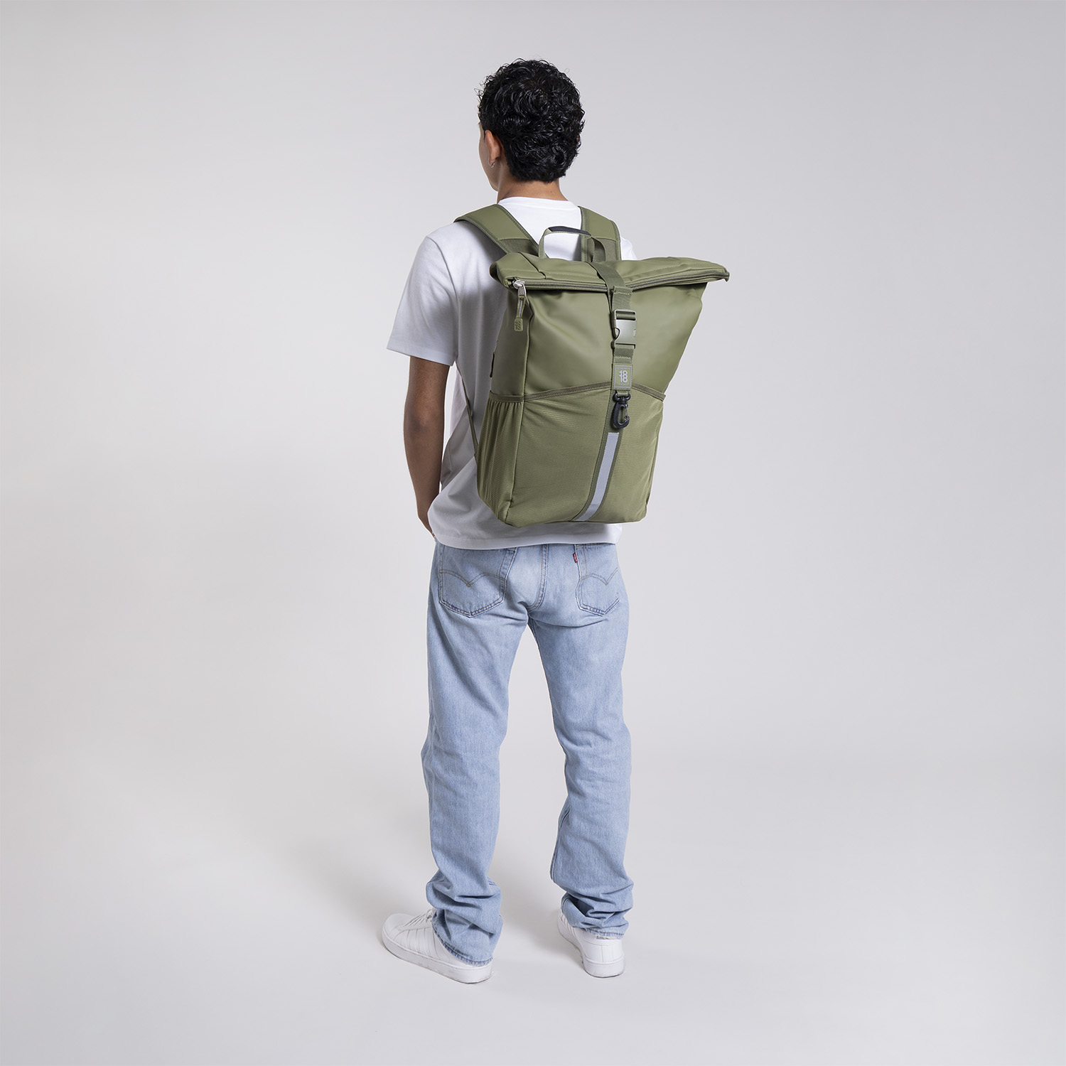 Mochila escolar juvenil 1818 by Chenson verde seco con amplio compartimento - vista 2