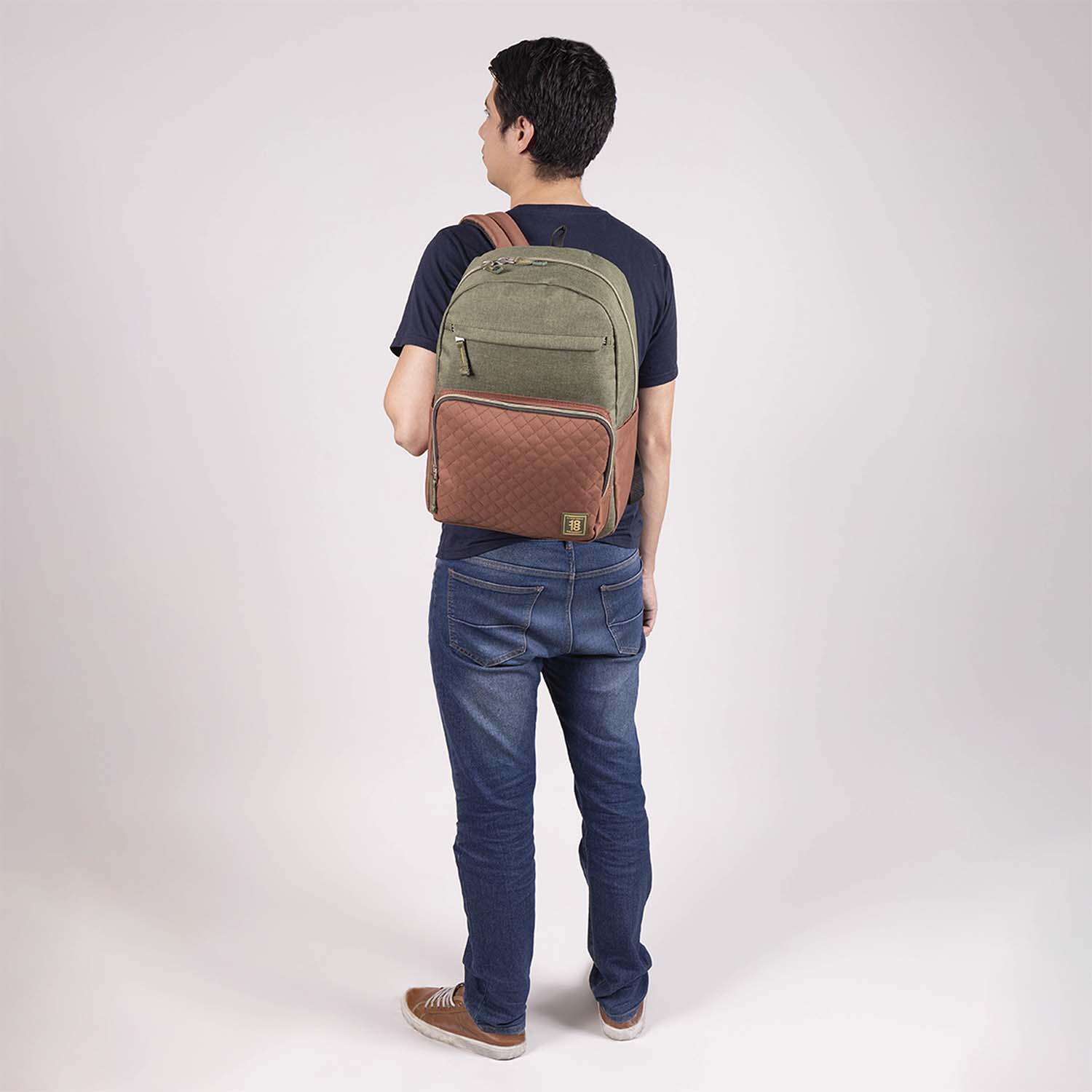 Mochila Escolar Juvenil 1818 by Chenson Verde Seco con Amplio Espacio - vista 2