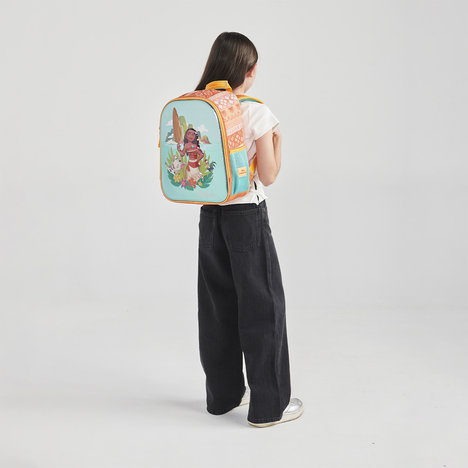 Mochila escolar para niña Princesas by Chenson en color naranja – Diseño divertido - vista 2