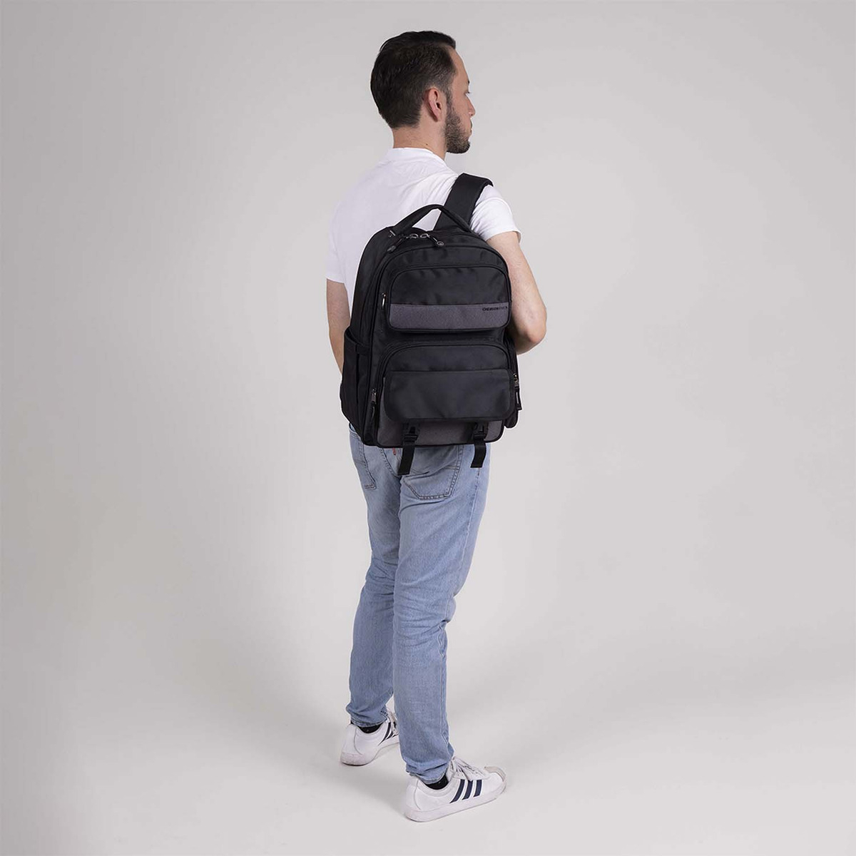 Mochila Grande Chenson Pro Ar Ejecutiva Profesional Color Negro Multiples Bolsillos Diseño De La Tela Lisa 3