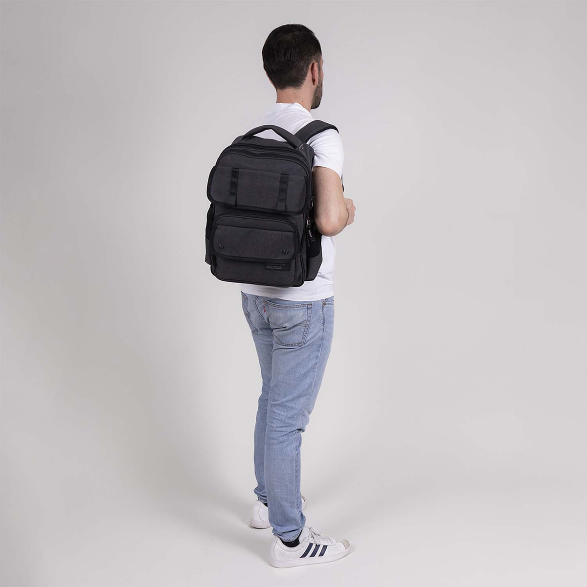 Mochila Grande Chenson Pro Ar Ejecutiva Profesional Color Negro Unisex Diseño De La Tela Lisa 5