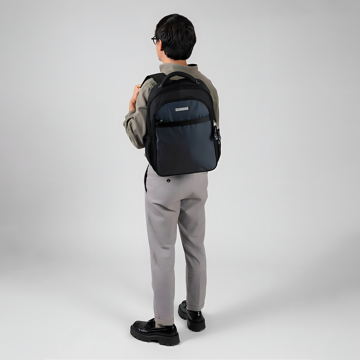 Mochila Grande Chenson Pro Ejecutiva Heri Portalaptop Color Gris Oscuro Diseño De La Tela Liso - vista 2