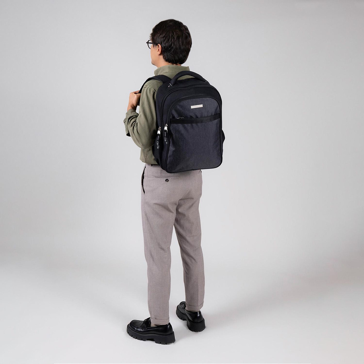 Mochila Grande Chenson Pro Heri Negro Porta Laptop De 15 - vista 2