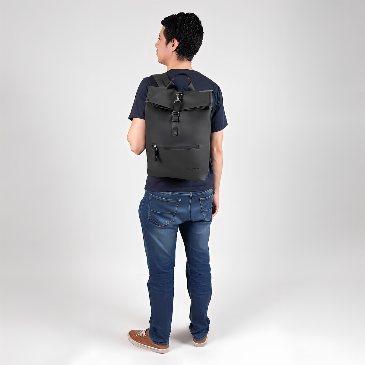 Mochila Grande Chenson Pro Rambo Color Negro Broche Diseño De La Tela Lisa - vista 2