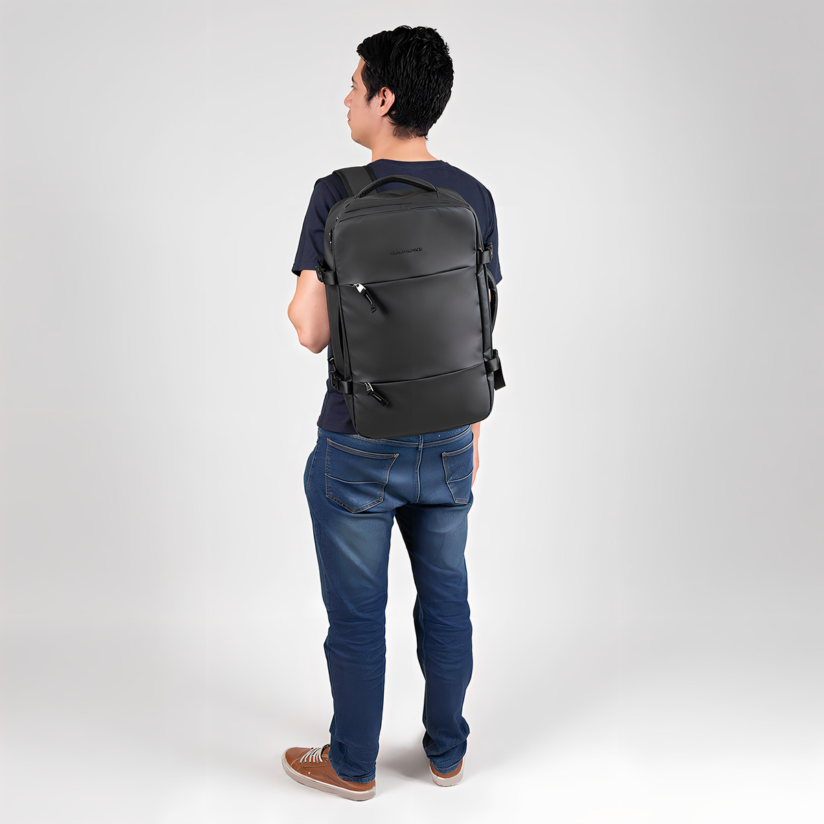 Mochila Grande Chenson Pro Rambo Color Negro Multiples Bolsillos Porta Laptop Diseño De La Tela Lisa - vista 2