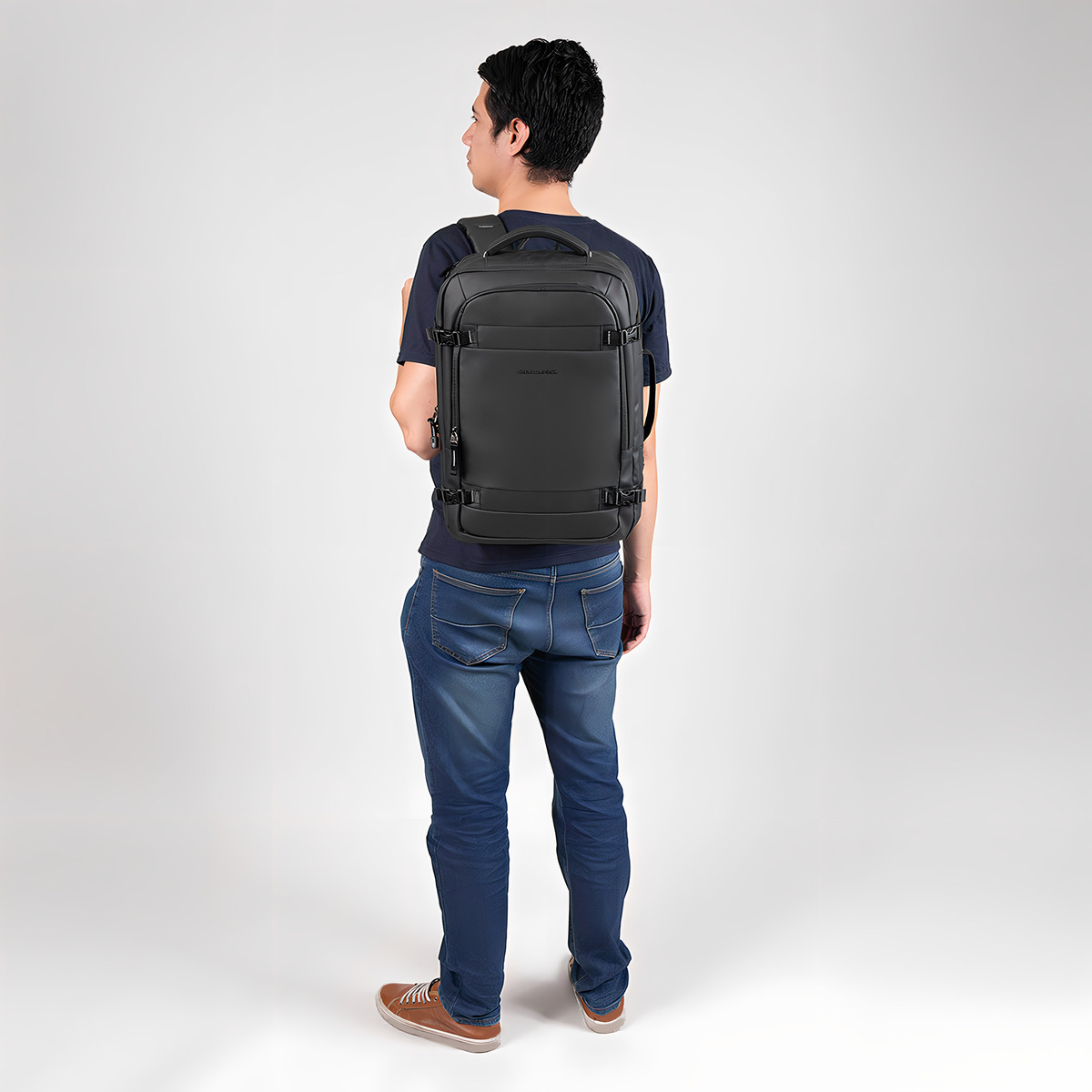 Mochila Grande Chenson Pro Rambo Color Negro Porta Laptop Diseño De La Tela Lisa - vista 2