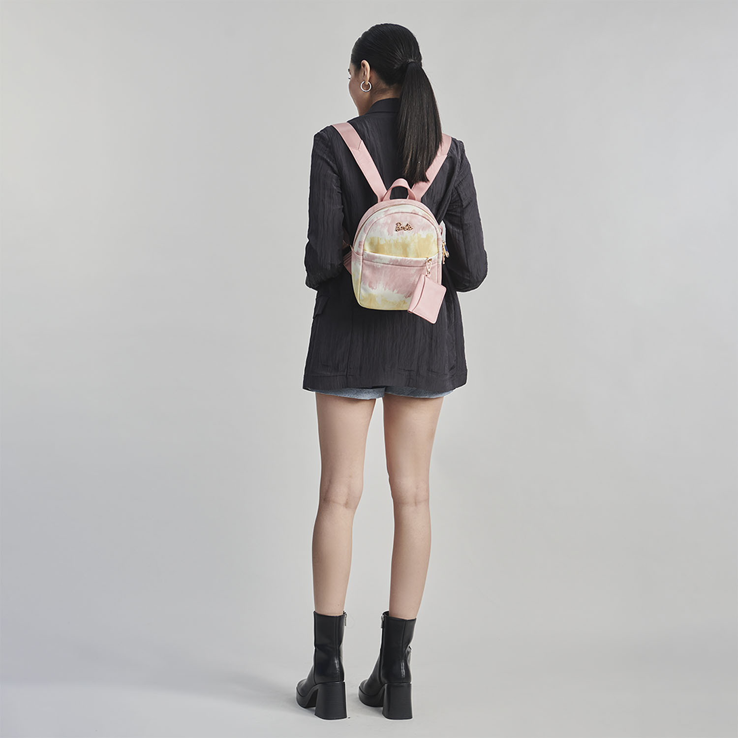 Mochila para mujer casual Barbie by Chenson color rosa con bolsillo frontal - vista 2