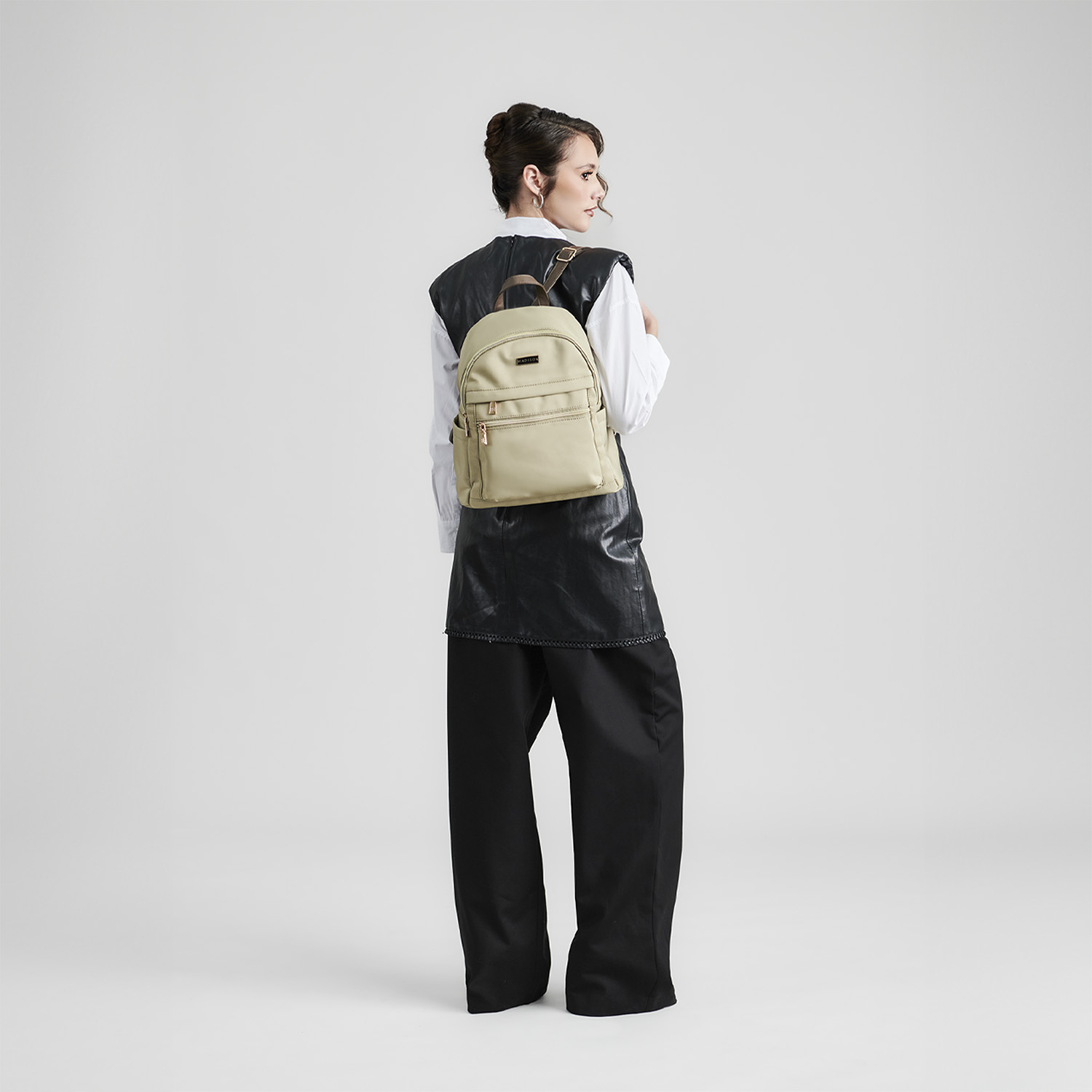 Mochila para mujer casual Madison by Chenson Camel con múltiples bolsillos - vista 2