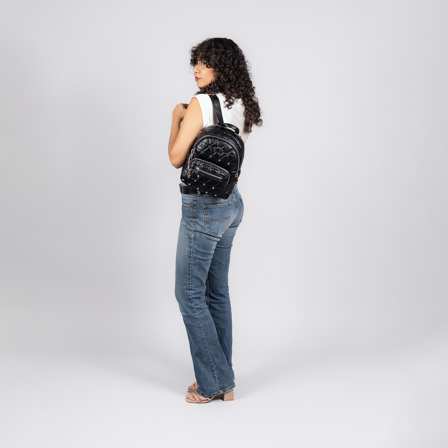 Mochila para mujer casual Villanas by Chenson negra con doble compartimento - vista 2