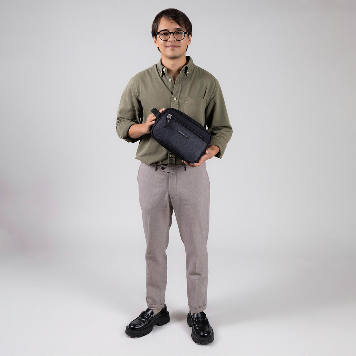 Neceser Chenson Pro Amplio Compartimento Heri Color Negro Diseño De La Tela Liso - vista 2